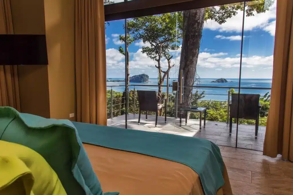 Luxury suites with the best ocean views in Manuel Antonio with direct access to beautiful beaches