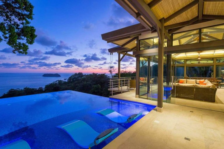 costa rica beach villa for families