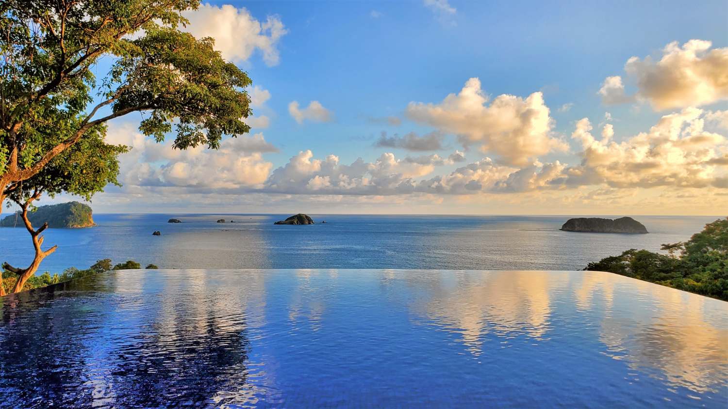 costa rica booking