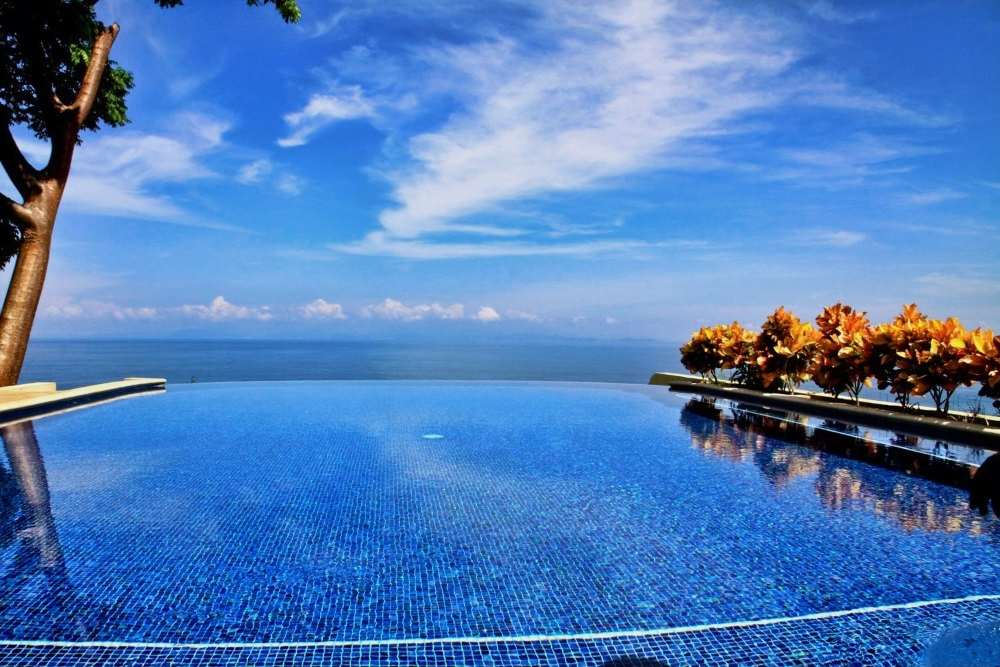 Infinity edge pools in Costa Rica