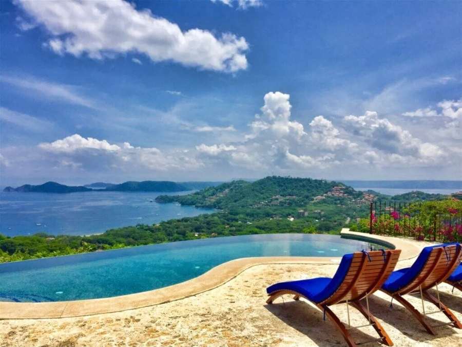 Costa Rica vacation rental with private infinity pool