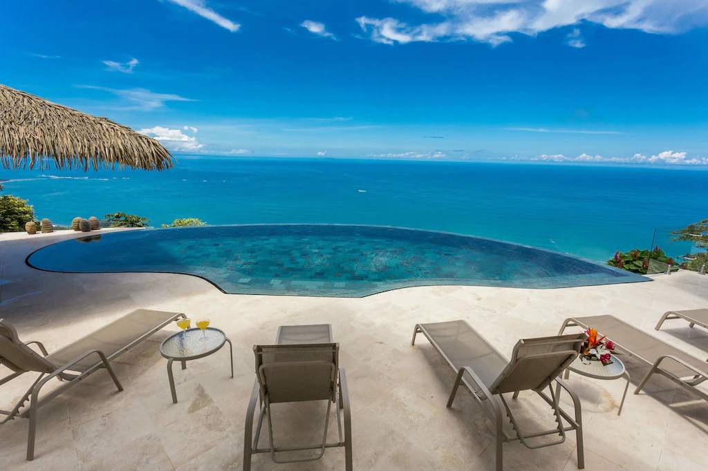 Infinity pools of Costa Rica