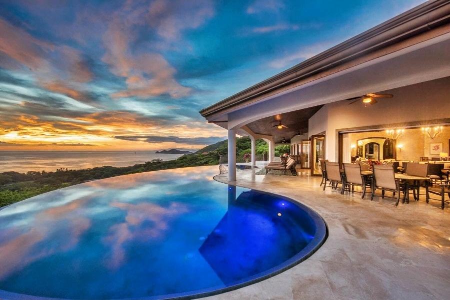 Luxury pool villas in Costa Rica