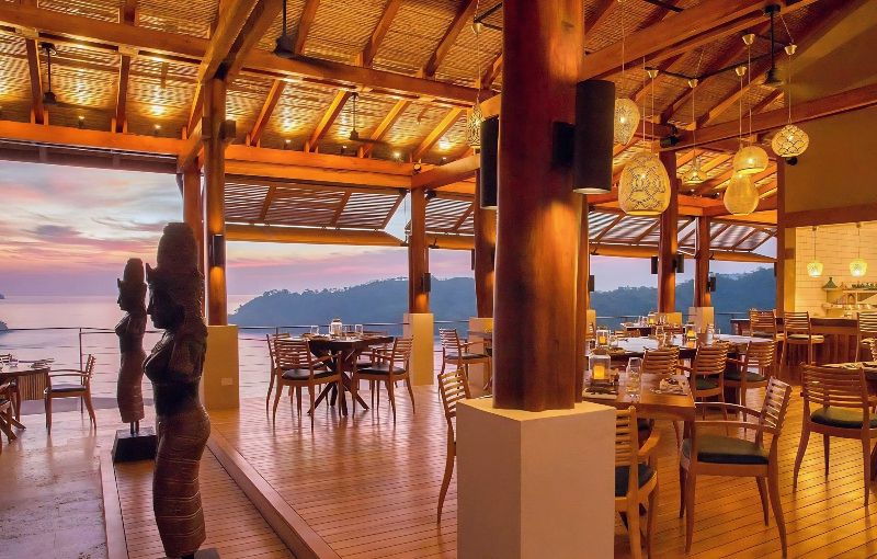Restaurant Sentido Norte inside Casa Chameleon boutique hotel