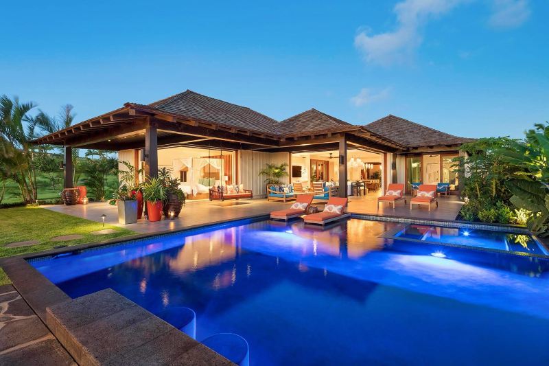 Vrbo tips for renters in a vacation rental home, all the details including more space, hot tubs, barbecue grill, and cable tv